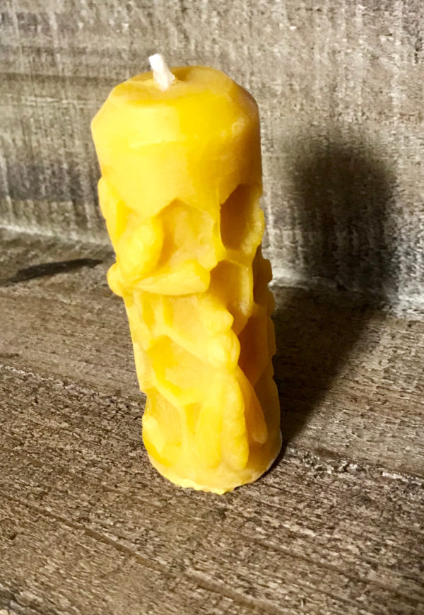 woodwick bees wax candle in cylinder