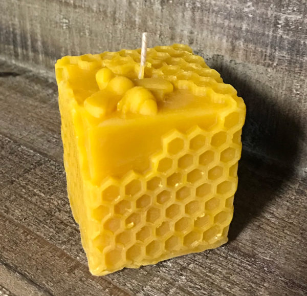 woodwick bees wax candle in cubed comb